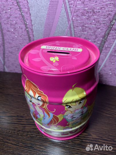 Копилка Винкс жестяная Winx Club Love&Pet +фигурка