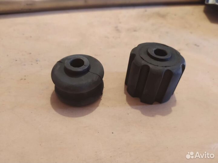 Втулка заднего амортизатора Nissan Sanny B14