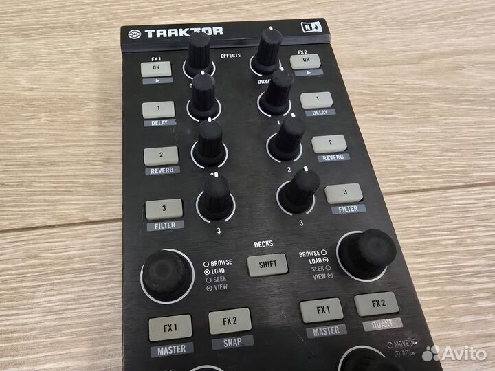 NI Traktor Kontrol X1 / DJ-контроллер