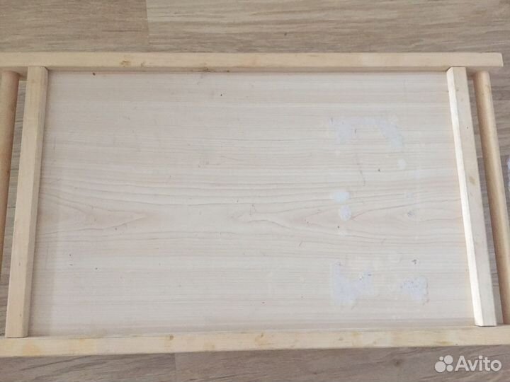 Поднос на ножках деревянный