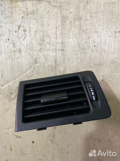 Воздуховод печки передний правый Mercedes-Benz