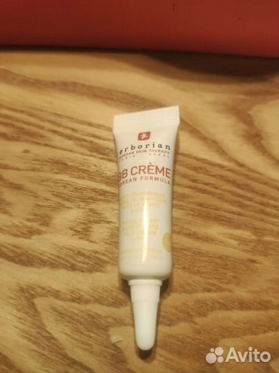 Тональный крем erborian