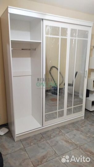 Шкаф купе с зеркалом