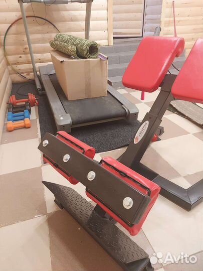 Тренажер для гиперэкстензии