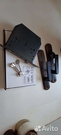 Замок для входной двери и ручки