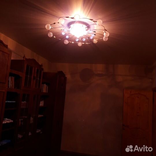 Продам люстру Kingda с пультом, люстру Васильки