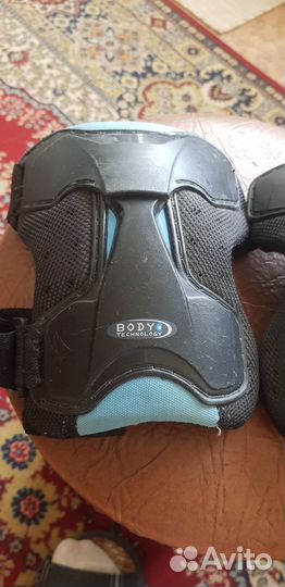 Комплект защиты для катания на роликовых коньках