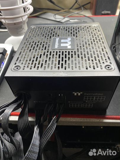 Продам блок питания Thermaltake SMART bm2 550w