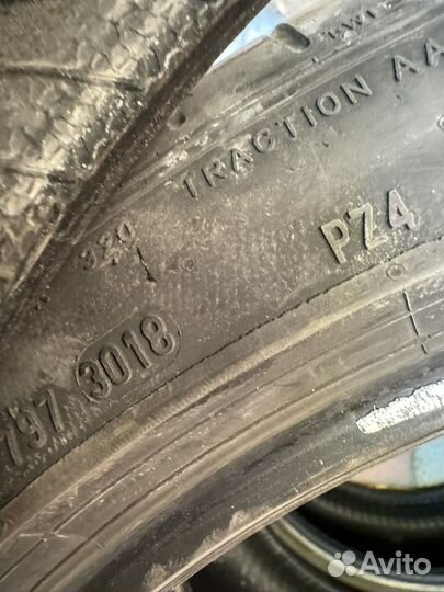 Pirelli P Zero PZ4 245/40 R20 и 275/35 R20 102Y