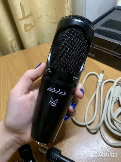 Микрофон M One