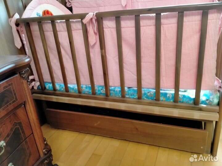 Детская кроватка