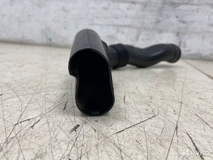 Воздухозаборник Volvo S60 2006