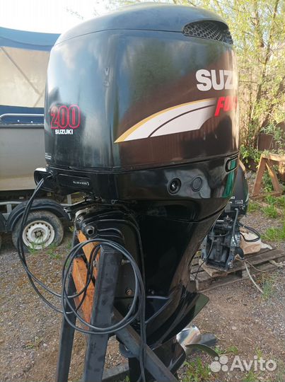 Suzuki df200