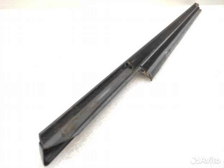 Молдинг стекла задний левый Audi A6 C7 1.8 CYG