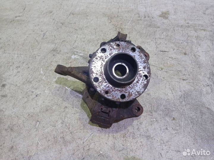 Кулак передний правый 400147163R