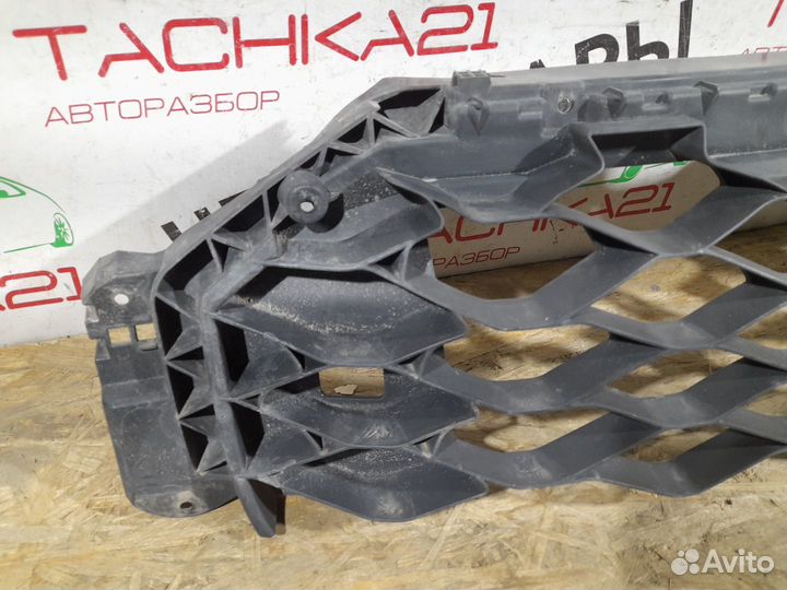 Каркас решетки радиатора Audi Q3 2018)