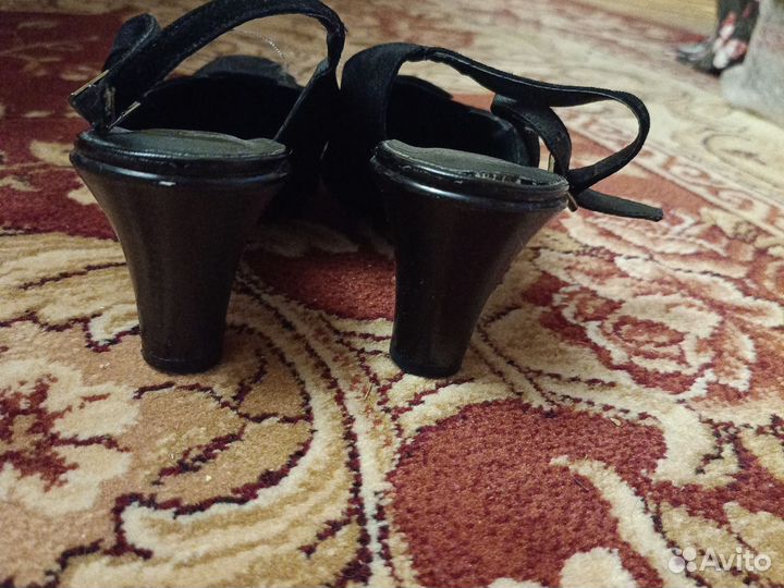 Бархатные босоножки