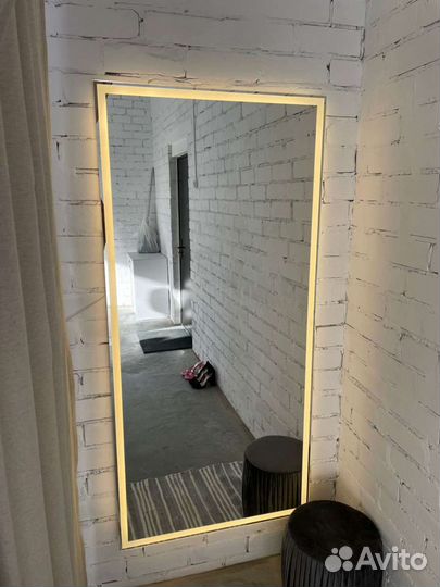 Зеркало с подсветкой в полный рост