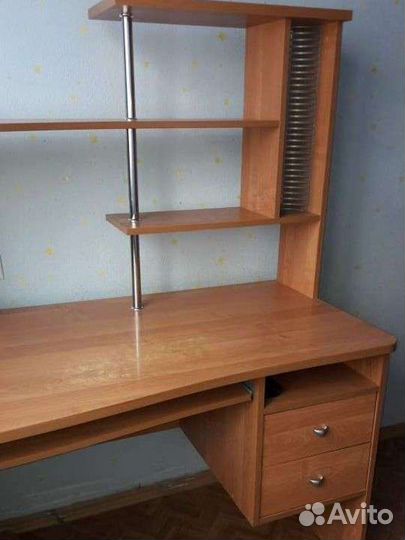 Компьютерный письменный стол