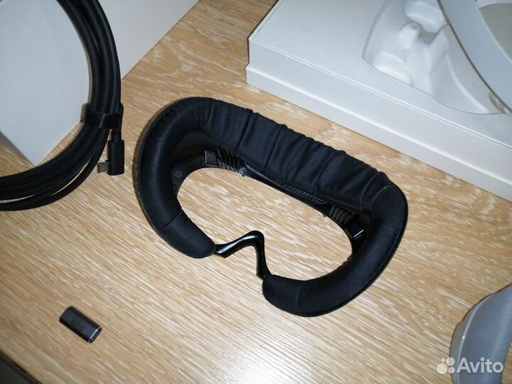 Pico 4 128 GB + Аксессуары