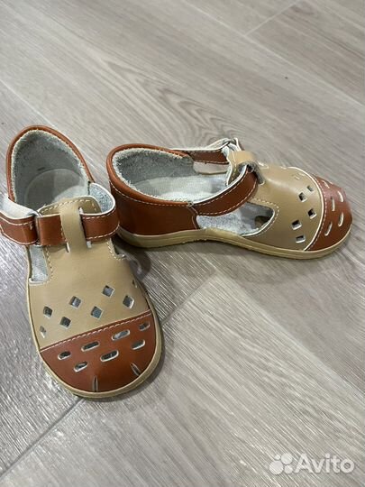 Сандали новые