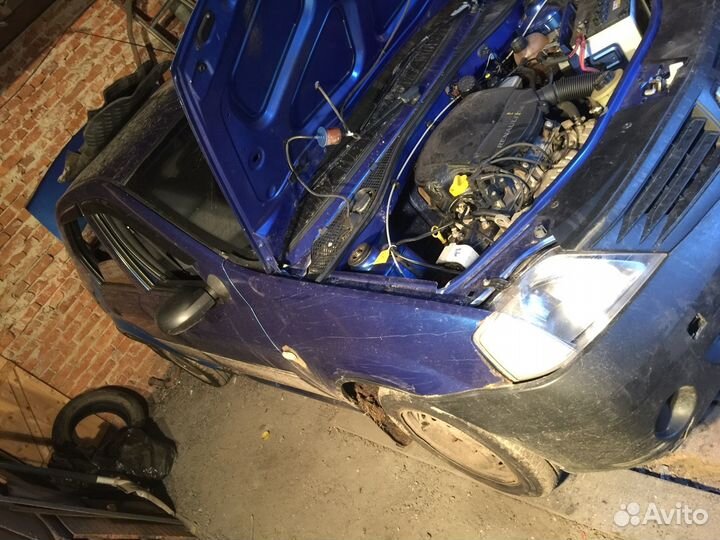 Renault Logan 1.4мт, 2009, седан, битый