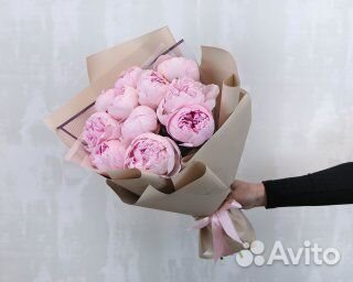 Букет из 11 розовых пионов (Premium) в упаковке