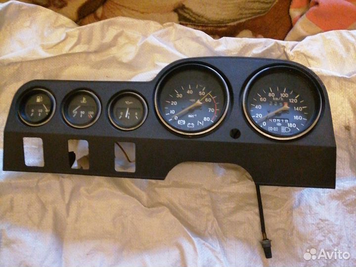 Щиток приборов, фары ваз 2106