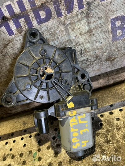 Мотор стеклоподъемника Kia Sportage 4