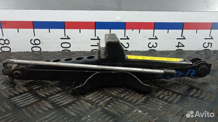 Домкрат на Ford Mondeo 4