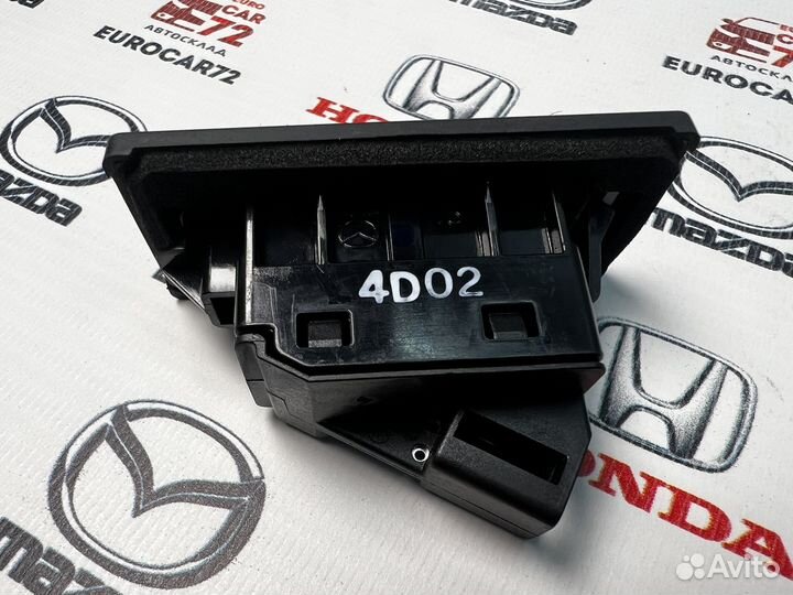 Кнопка открывания багажника Mazda 3 BM 2013-2019
