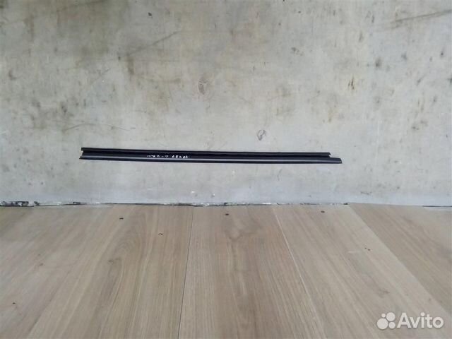 Уплотнитель стекла задней левой двери от Peugeot