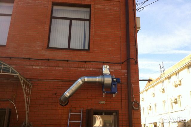 Зонт вытяжной пристенный