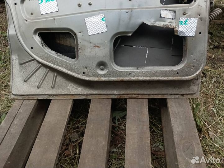 Дверь передняя левая LADA 2120 Надежда 2001