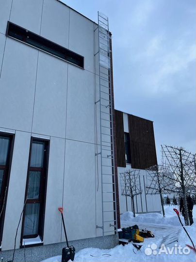 Купить лестницу на крышу -дом -кровельный -конек