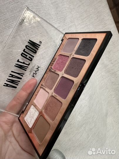 Тени для век NYX away we glow