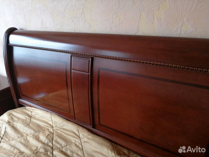 Спальный гарнитур Италия