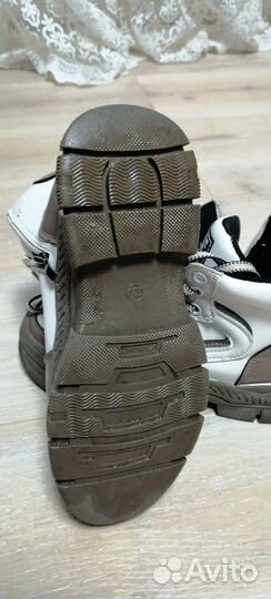 Ботинки на девочку размер 35