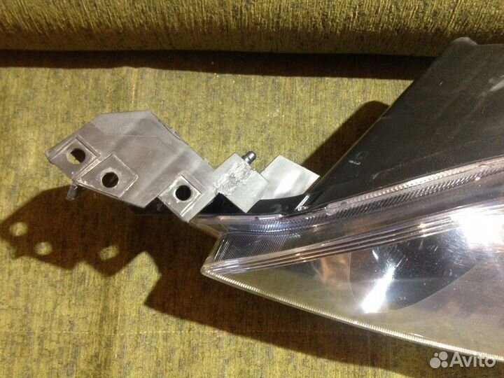 Mazda 3 фара левая хэтчбек