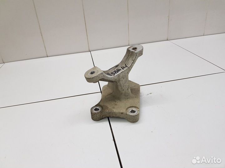 Кронштейн рулевой рейки левый (Haval F7)