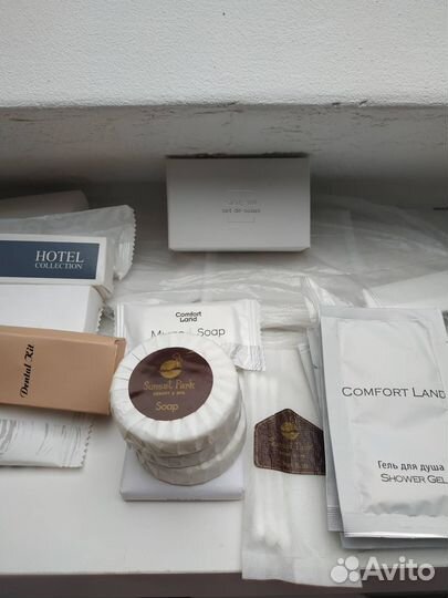 Дорожный набор 60 предметов шампуни гели мыло