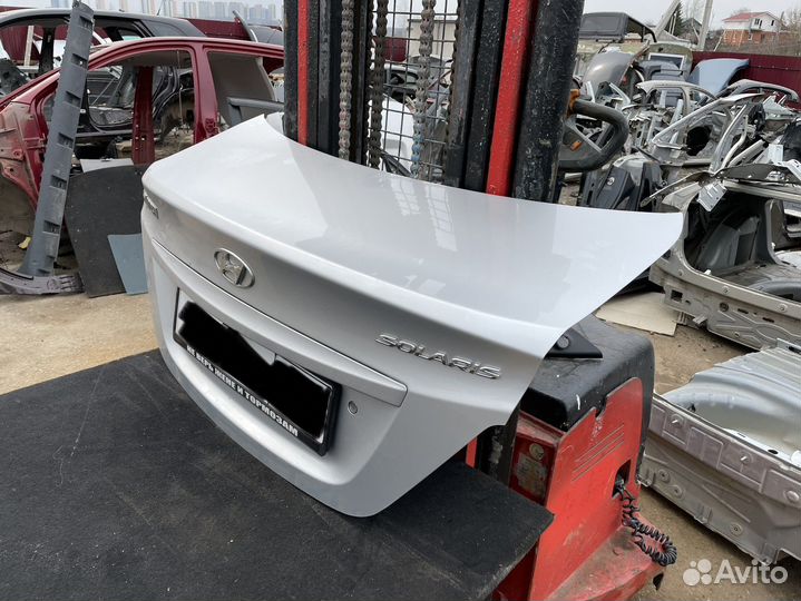 Hyundai Solaris крышка багажника