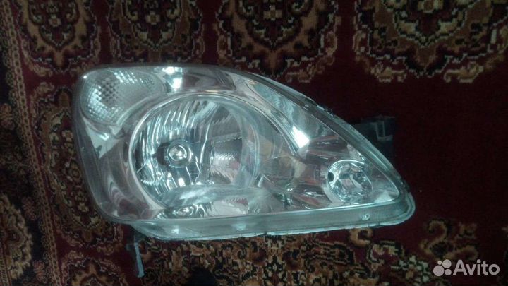 Передняя правая фара Honda CR-V