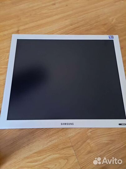 Монитор samsung