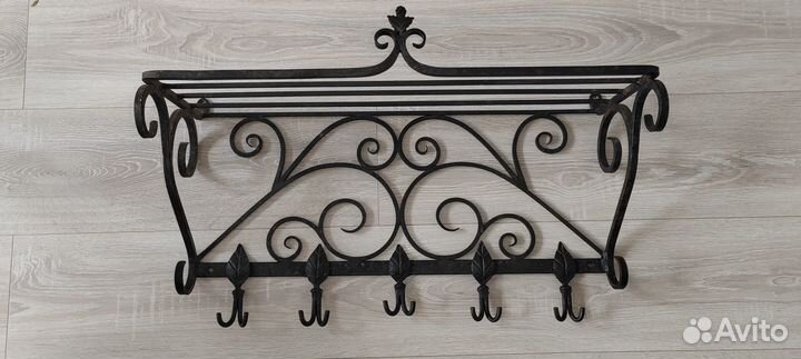 Вешалка кованная настенная