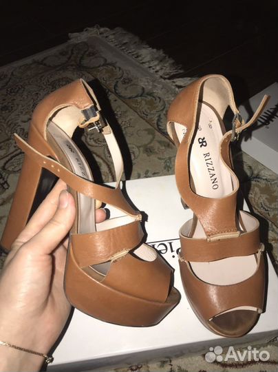 Босоножки 38