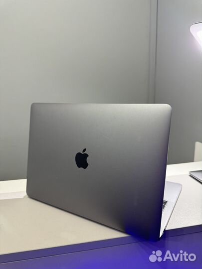 Apple macbook pro 2017 16 256gb