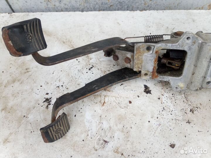 Педальный узел с гцс Volkswagen transporter T3 T 3