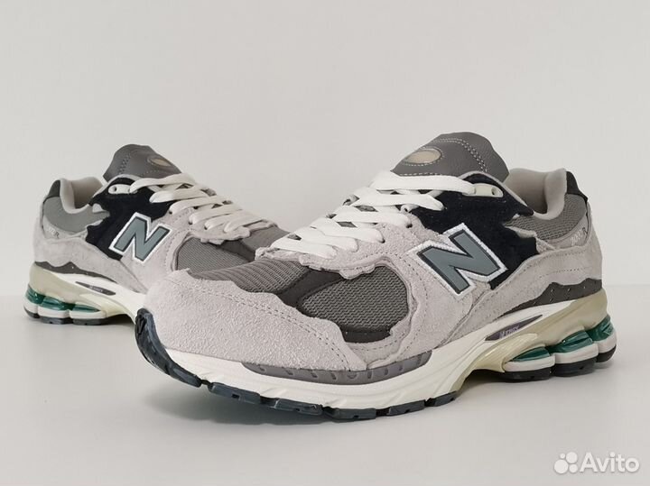 New Balance 2002R