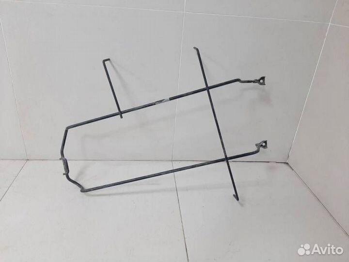 Кронштейн запасного колеса Toyota Alphard H10 2002